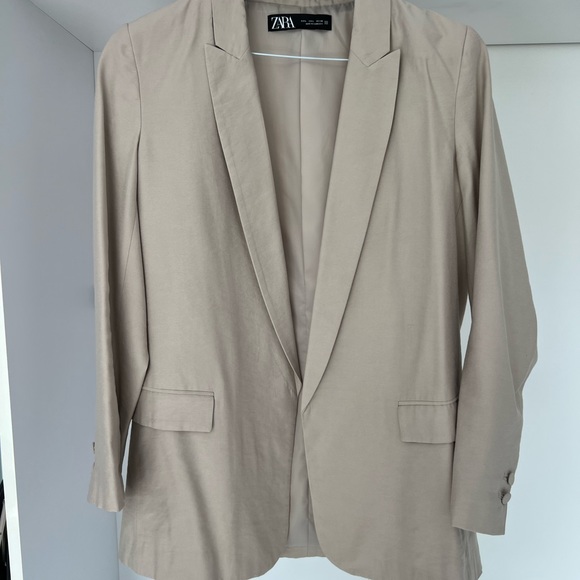 Zara Blazer - Picture 2 of 3